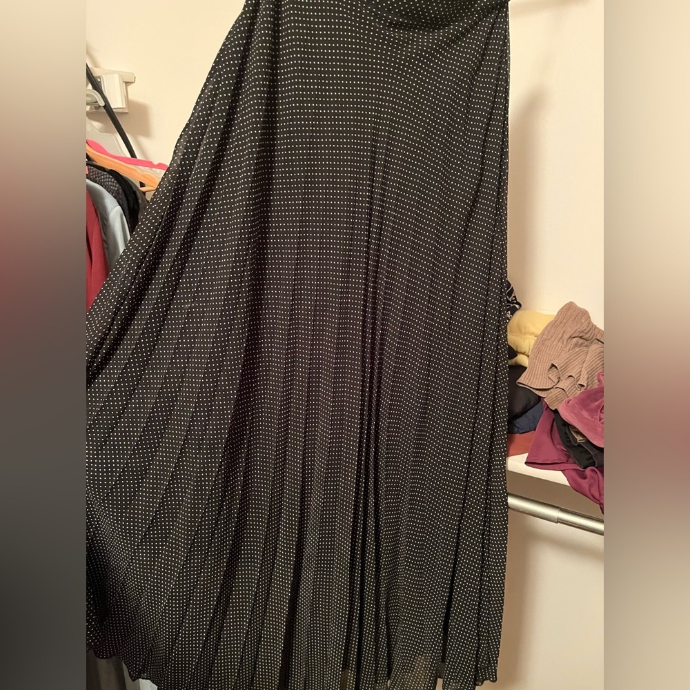 Fully lined skirt
Size L